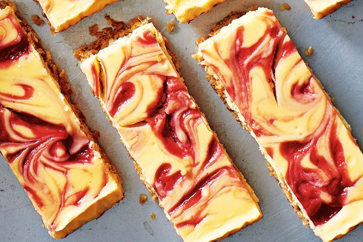 Raspberry swirl cheesecake